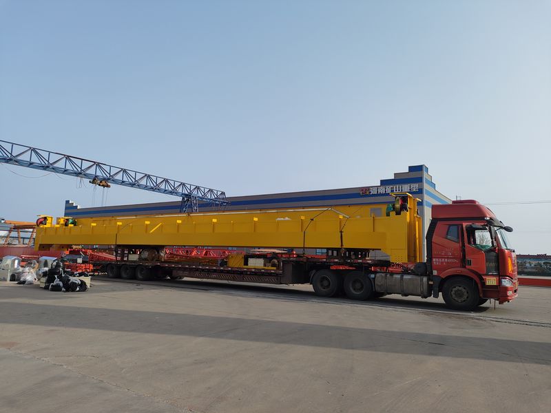 通用橋式起重機  QD32/5t—25.5m  制作完成，發(fā)往河南洛陽交付客戶使用